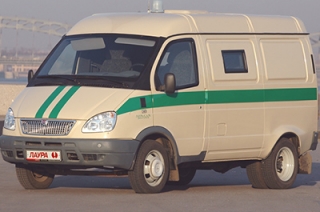 Под колеса бронированного автомобиля попала 12-летняя девочка