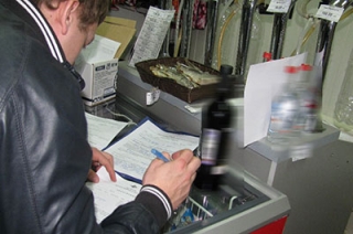"Безопасный город". В Саратове продолжают продавать алкоголь подросткам