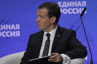 Дмитрий Медведев просит президента реформировать систему госуправления