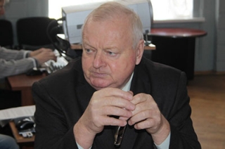 Михаил Болтухин прогнозирует сильный ветер и "полеты рухляди"