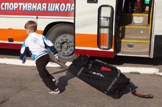 Юные хоккеисты из Вольска вновь тренируются на льду