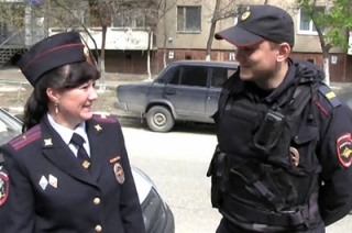 Обнародована видеозапись задержания грабителей женщиной-полицейским