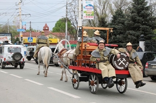 По Московской прошел парад раритетной пожарной техники