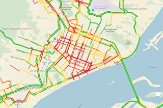 Саратовские автомобилисты стоят в многокилометровых пробках