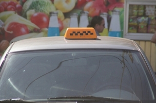 В Саратове у таксиста угнали автомобиль