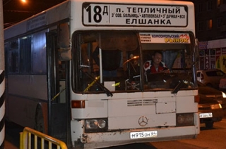 По факту поножовщины в автобусе 18 "Д" возбуждено уголовное дело
