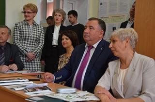 Валерий Сараев наградил саратовских школьников-интеллектуалов