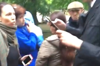 Жена Пушкина пыталась помешать приставам изъять у нее грудного ребенка