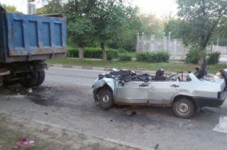 В Заводском районе водитель легковушки погиб в столкновении с грузовиком
