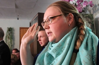 Екатерина Кейб: "ЕР" выбирает достойных кандидатов, ЛДПР - певцов в кабаках"