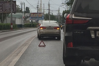 Мелкое ДТП перед мостом спровоцировало большую пробку