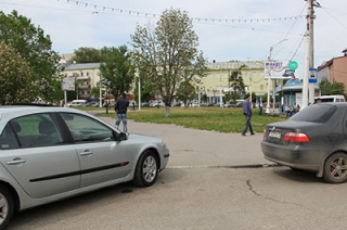 На Привокзальной площади могут разрешить парковку личного транспорта