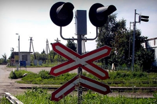 В Саратовском районе на ночь закроют железнодорожный переезд
