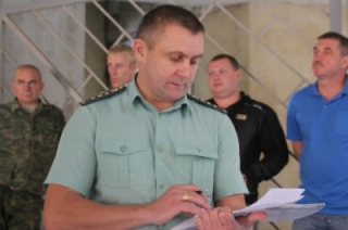 Заподозренный в получении взятки пристав "демонтировал" "Манеж" и "Новострой"
