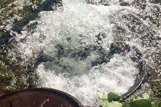 Коммунальное ЧП: центр Саратова заливают потоки воды