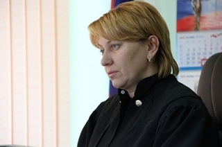 Суд рассмотрит иск о сносе пристройки к автосалону "Фольксваген"
