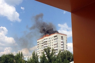 В Саратове горела крыша 16-этажного дома