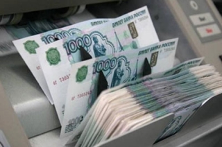 Саратовский завод задолжал рабочим более 400 тысяч рублей