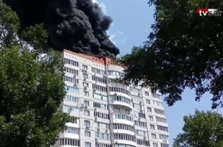 Видеосюжет. Жители дома на Барнаульской благодарят пожарных за оперативность