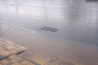 Ливень в Саратове. В "Водосток" поступило восемь заявок от горожан