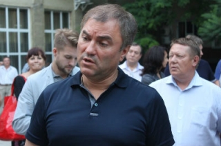 Вячеслав Володин призвал занимать "принципиальную позицию" по точечной застройке