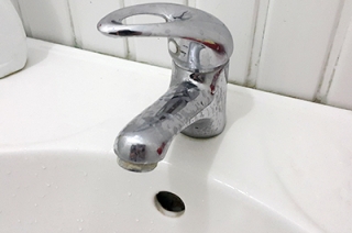 В домах Заводского и Ленинского районов отключена вода