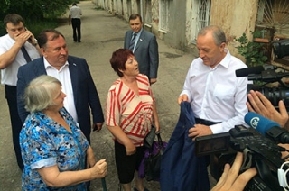 Горожане о приезде Валерия Радаева в Заводской район: "Бог услышал нас!"