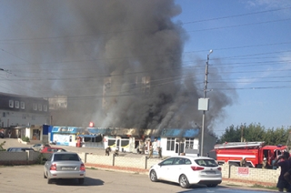 Пожар уничтожил закусочную в Ленинском районе