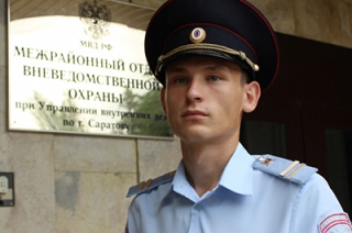 Вор нанял водителя такси для перевозки похищенного аккумулятора