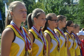 Жители Кировского района поздравили олимпийцев с Днем физкультурника