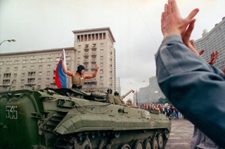 25 лет спустя: половина россиян не может дать оценку путчу и ГКЧП