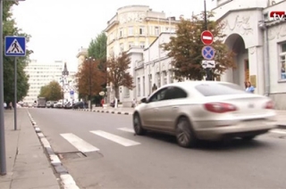 Саратовские автомобилисты игнорируют перекрытие Волжской