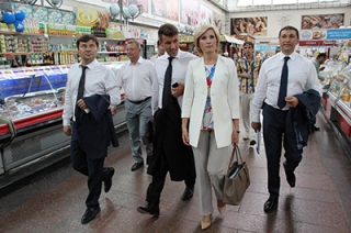 Ольга Баталина сводила главу АИЖК в Крытый рынок