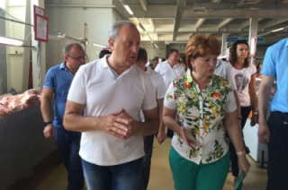 Саратовцы пожаловались губернатору на замену ценников на рынках