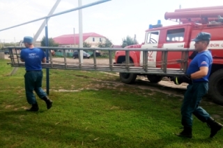 В Татарской Пакаевке продолжаются восстановительные работы после урагана