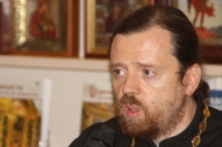 Игумен Нектарий представил читателям книгу "Ходящие во тьме"