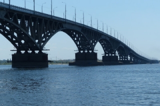 На новых рублевых купюрах не будет саратовского моста