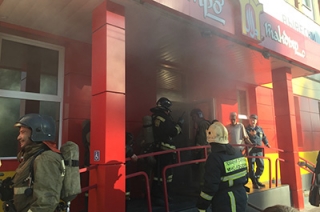 В Саратове загорелось кафе "Тандыр"