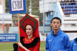 Валерий Радаев пожелал футболистам из Китая "послушного мяча"