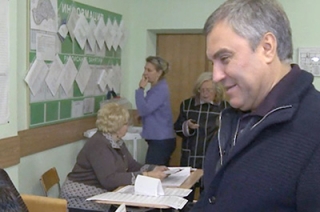 Вячеслав Володин проголосовал на участке в Москве