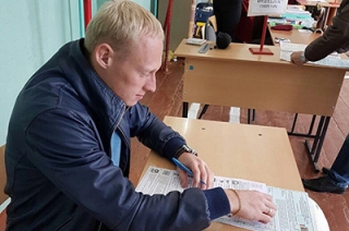 Илья Захаров приятно удивлен явке на избирательных участках