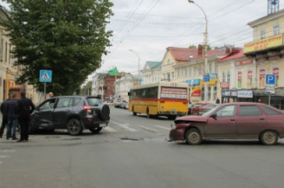 Авария на Московской привела к пробкам