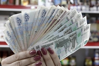 Росстат. Реальные денежные доходы россиян продолжают снижаться