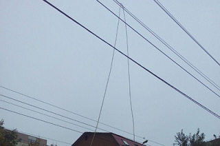 Саратовцы опасаются оборванных проводов на Московской