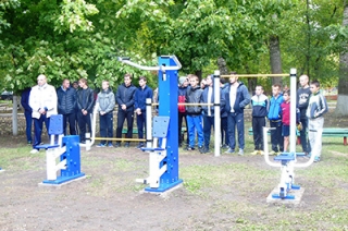 В городском парке Петровска появилась новая спортплощадка