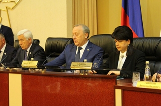 Губернатор потребовал от помощников Сараева перестать "пугать людей"