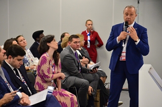 Валерий Радаев представил в Сочи проекты саратовской пешеходной зоны и нового парка
