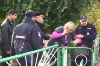Сотрудники питерской полиции задержали депутата Клавдию Брюховецкую