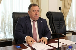 Валерий Сараев: "Гражданам важнее парковочное место, чем ремонт дороги!"