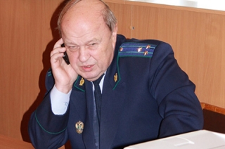 Адвокат прокурора Чечина: "Состояние у него плохое. Взятки там не будет"